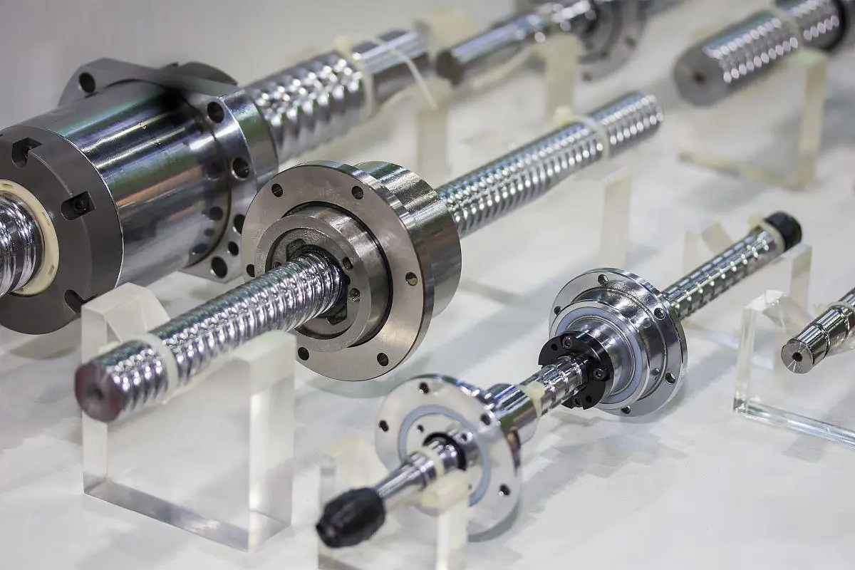 直線軸承可以旋轉嗎？